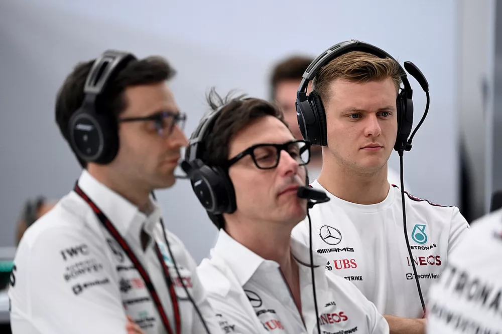 Jerome d'Ambrosio, directeur du d&eacute;veloppement des pilotes, Mercedes-AMG, Toto Wolff, Team Principal et PDG, Mercedes-AMG, Mick Schumacher, pilote de r&eacute;serve, Mercedes-AMG