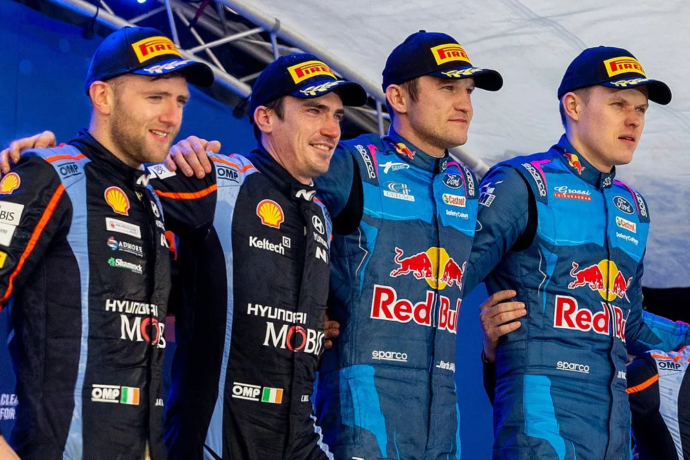 Podio: Vincitori Ott Tänak, Martin Järveoja, M-Sport Ford World Rally Team Ford Puma Rally1, secondo posto Craig Breen, James Fulton, Hyundai World Rally Team Hyundai i20 N Rally1, terzo posto Thierry Neuville, Martijn Wydaeghe, Hyundai World Rally Team Hyundai i20 N Rally1