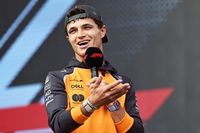 Norris responde a Verstappen en Singapur: "Siempre se queja"