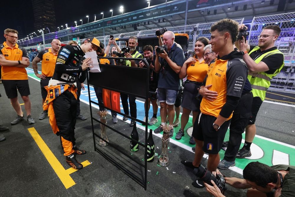 Lando Norris, McLaren, Oscar Piastri, McLaren