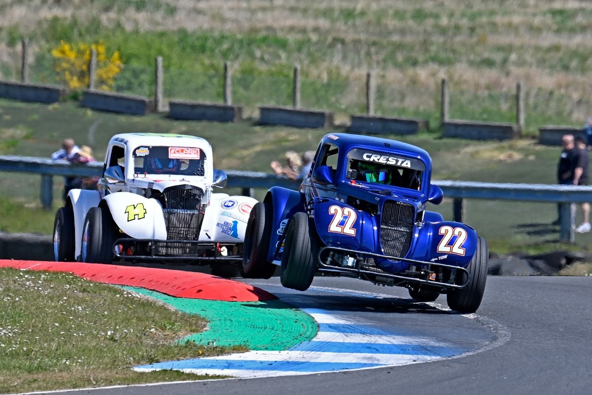 Legendary performances as Knockhill celebrates 50 years of car racing