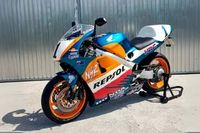 Esta Honda VFR800, con los colores de la NSR de Doohan, puede ser tuya