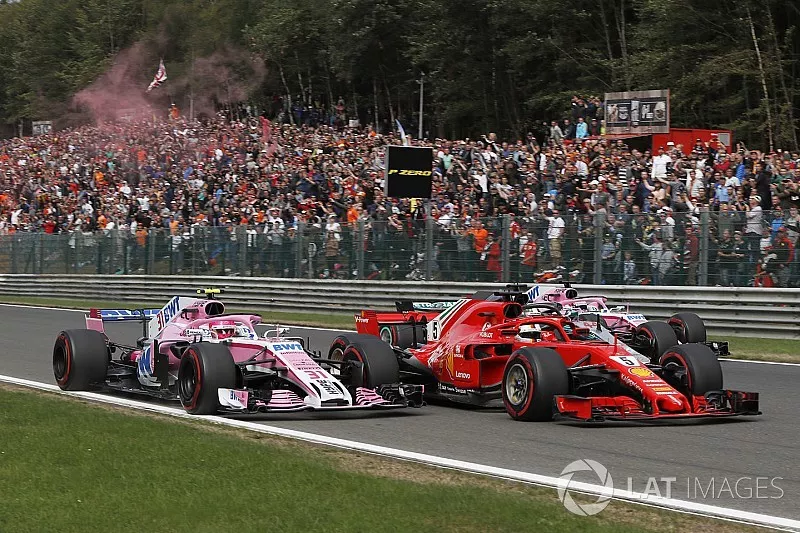 Esteban Ocon, Racing Point Force India VJM11, Sebastian Vettel, Ferrari SF71H, Lewis Hamilton, Mercedes AMG F1 W09 et Sergio Perez, Racing Point Force India VJM11 au premier tour