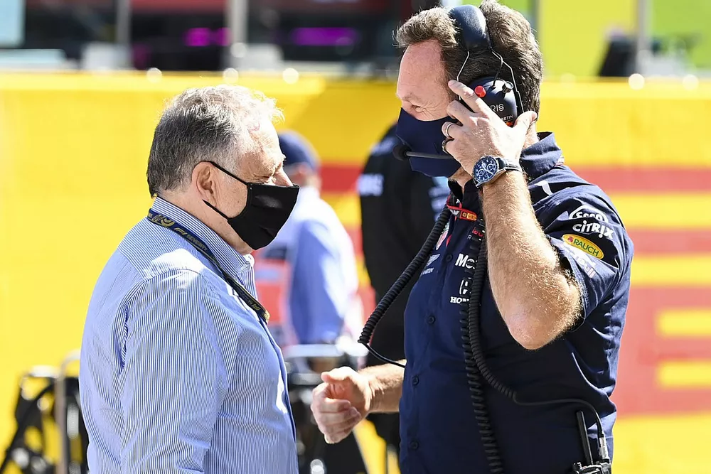 Jean Todt, Pr&eacute;sident, FIA, et Christian Horner, Team Principal, Red Bull Racing, sur la grille