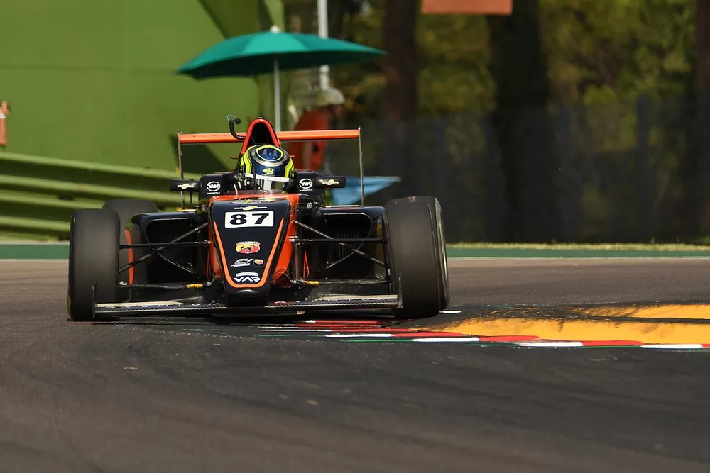 Oliver Bearman, Van Amersfoort Racing  
