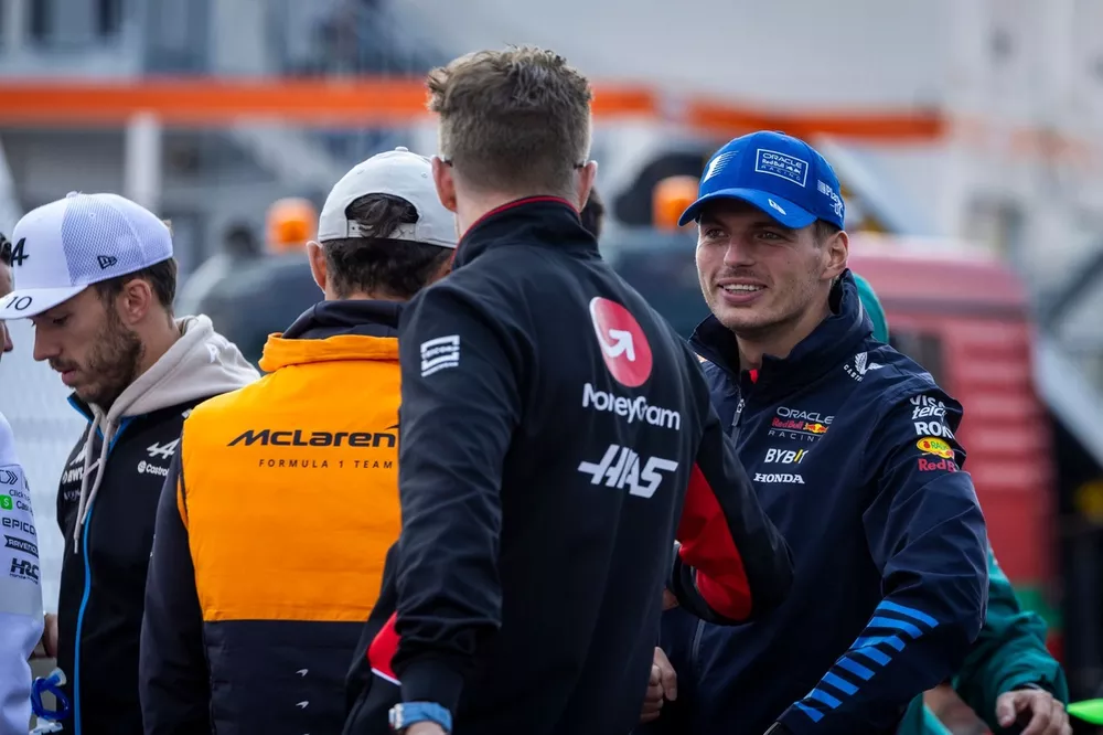 Max Verstappen, Red Bull Racing, Nico Hulkenberg, Haas F1 Team