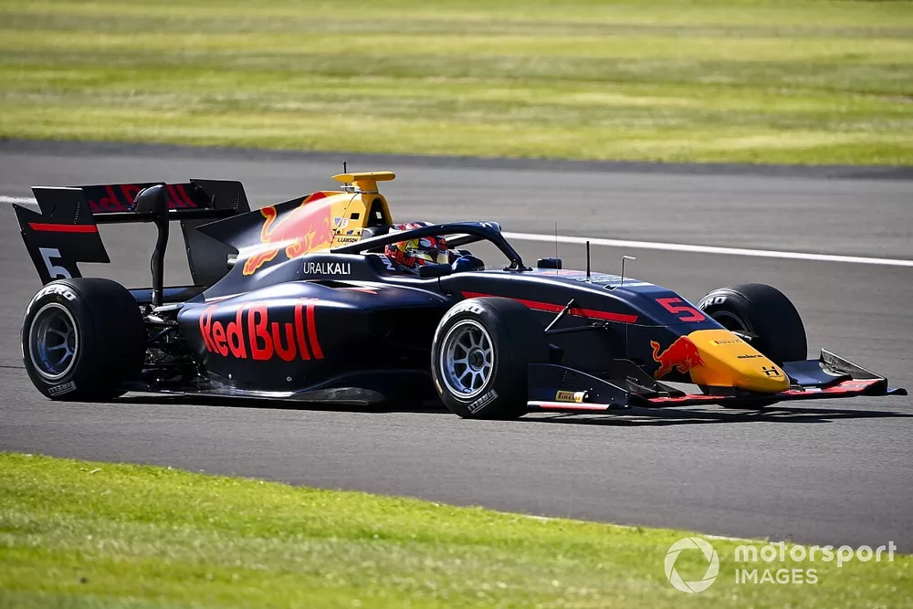 Liam Lawson, Hitech Grand Prix 