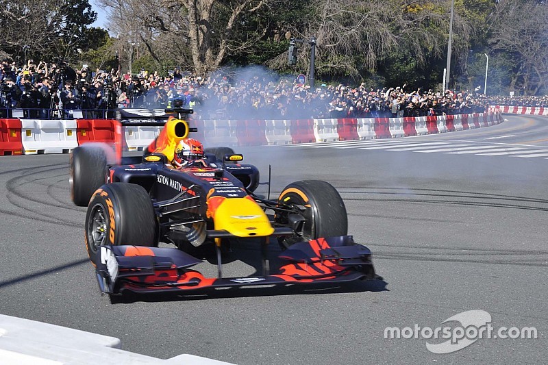 Látványos és HANGOS bemutató a Red Bull-Hondától Japánban