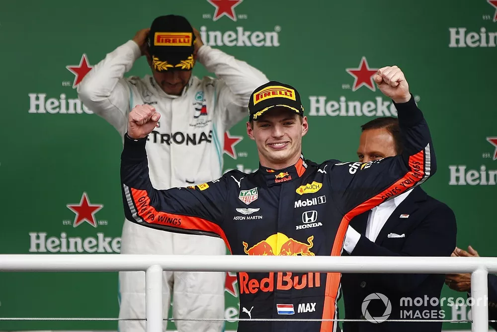 Race winner Max Verstappen, Red Bull Racing and Lewis Hamilton, Mercedes AMG F1 celebrate on the podium