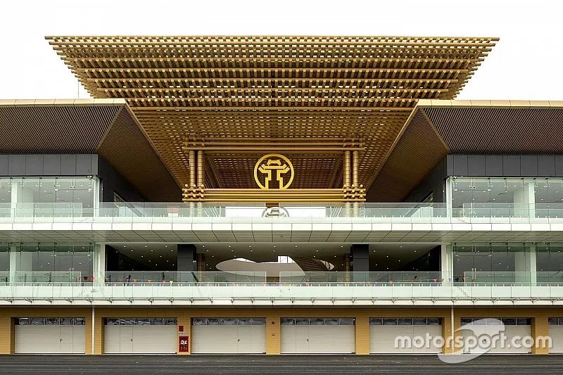 Hanoi Circuit pit building 