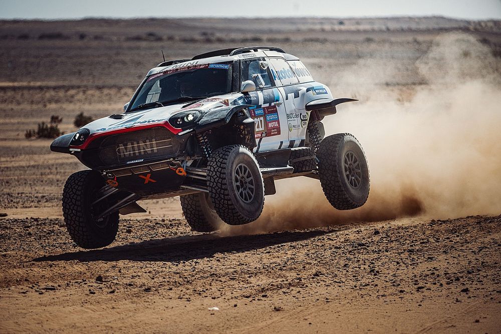 #217 X-raid Mini JCW Team Mini John Cooper Works Rally Plus: Krzysztof Holowczyc, Łukasz Kurzeja