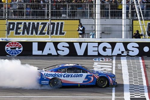 NASCAR Cup: Larson se impone a Reddick y gana en Las Vegas