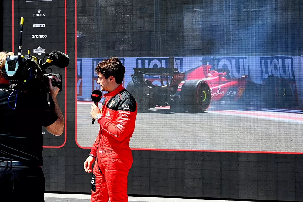 Charles Leclerc, Scuderia Ferrari, interview&eacute; devant des images de son accident
