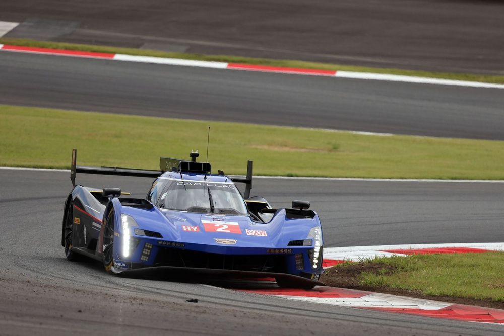 #2 Cadillac Racing Cadillac V-Series.R: Earl Bamber, Alex Lynn