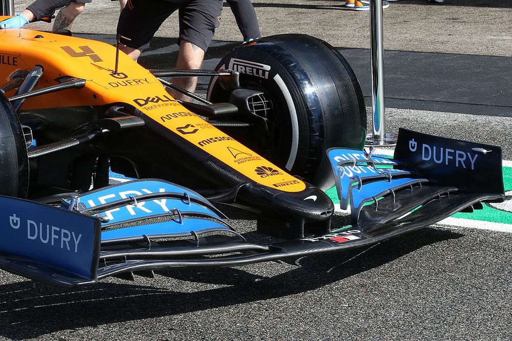 Detalle del ala delantera del MCL35 de McLaren