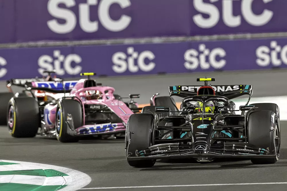 Lewis Hamilton, Mercedes F1 W14, Pierre Gasly, Alpine A523