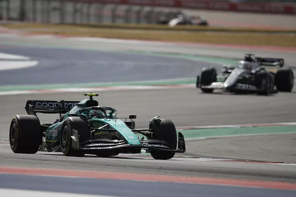 Sebastian Vettel, Aston Martin AMR22, Pierre Gasly, AlphaTauri AT03