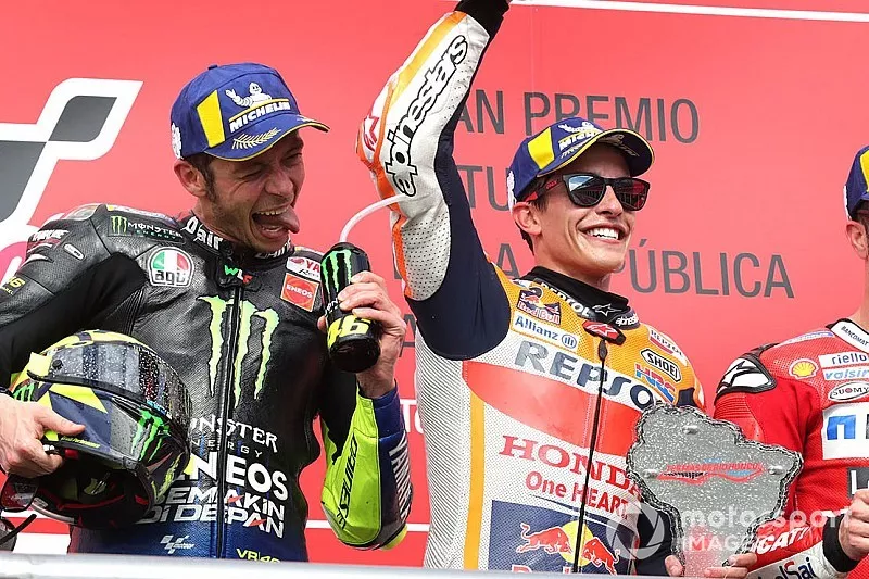 Podio: Marc M&aacute;rquez, ganador de la carrera, Repsol Honda Team, Valentino Rossi, Yamaha Factory Racing, Andrea Dovizioso, Ducati Team.