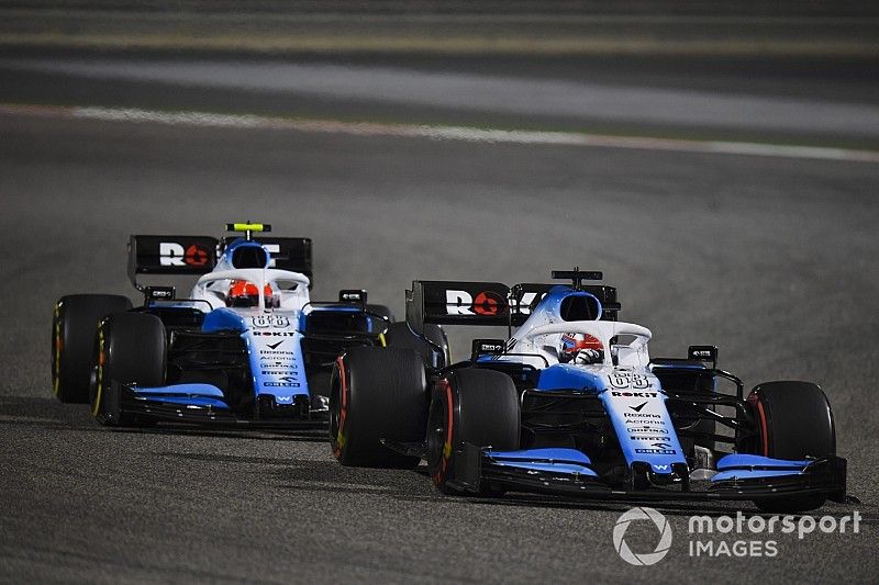 George Russell, Williams Racing FW42, leads Robert Kubica, Williams FW42
