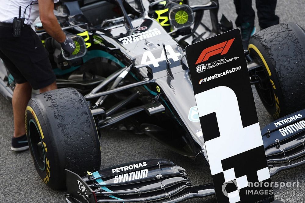 El monoplaza de de Lewis Hamilton, Mercedes F1 W11 EQ Performance, 1ª posición, en Parc Ferme