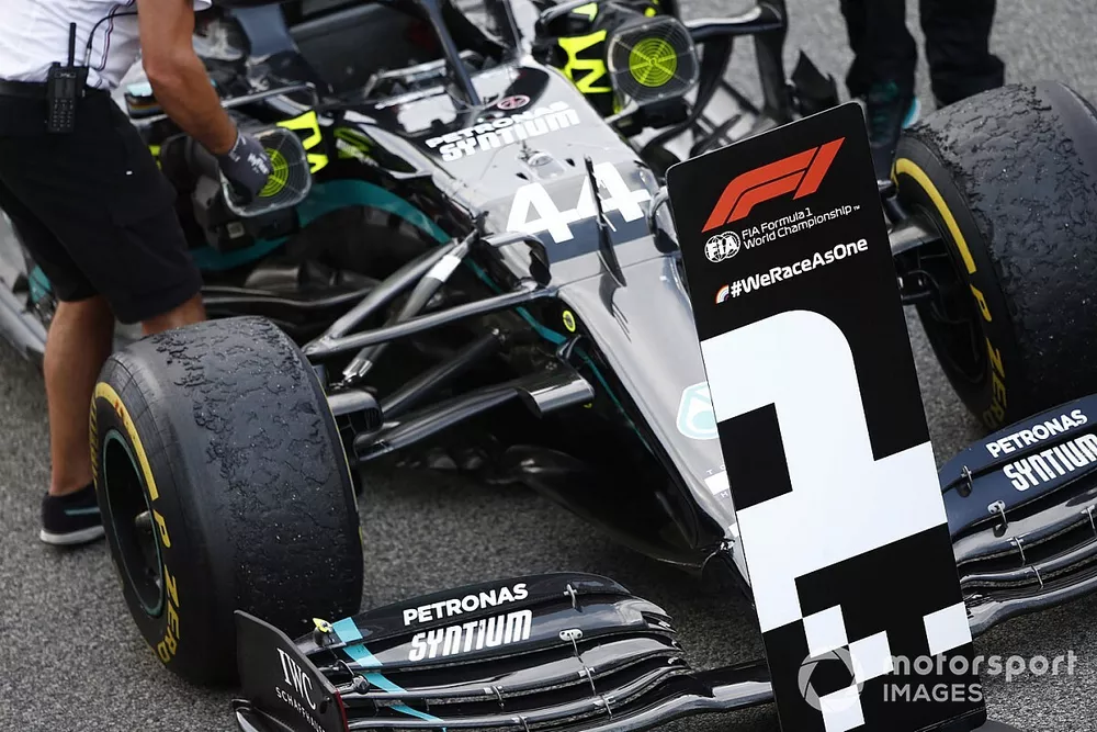 El monoplaza de de Lewis Hamilton, Mercedes F1 W11 EQ Performance, 1&ordf; posici&oacute;n, en Parc Ferme