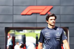 F1: Sainz admite ter conversado com a Mercedes, mas diz que 'não esteve perto' de assinar contrato