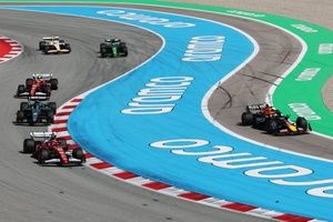 Por qué la acción con Russell en Barcelona hizo mejor piloto a Verstappen