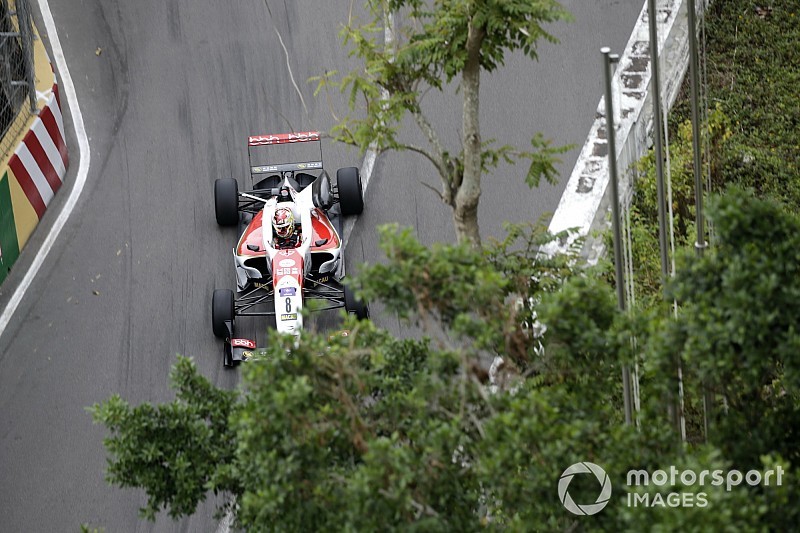 Zhou soulagé de ne pas être blessé après son crash