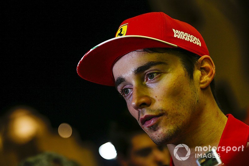 Leclerc nem érez nyomást a Ferrari és Vettel miatt