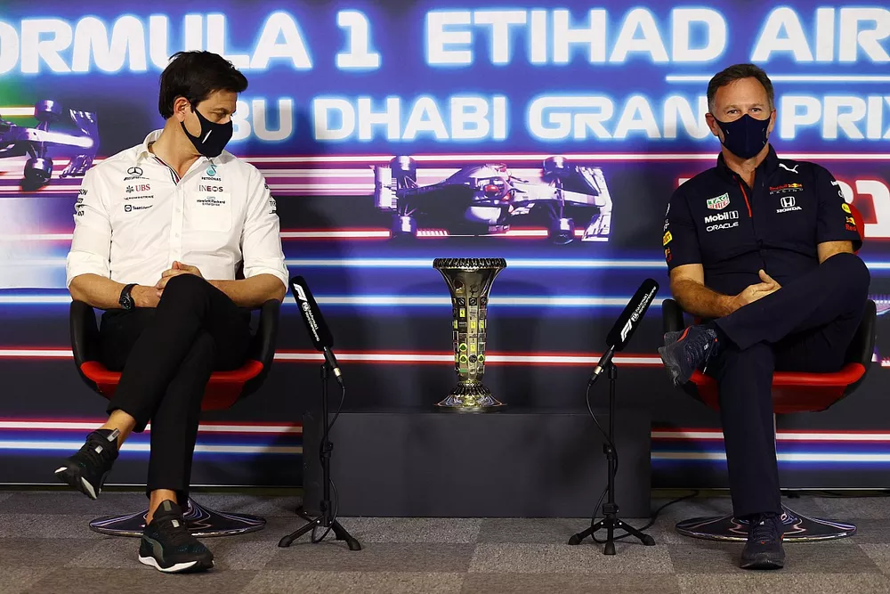Toto Wolff, Team Principal and CEO, Mercedes AMG, Christian Horner, Team Principal, Red Bull Racing