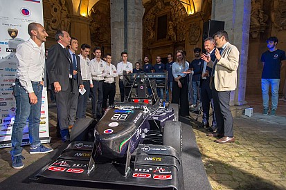 UniBo Motorsport ha presentato la sua F. SAE e la moto elettrica