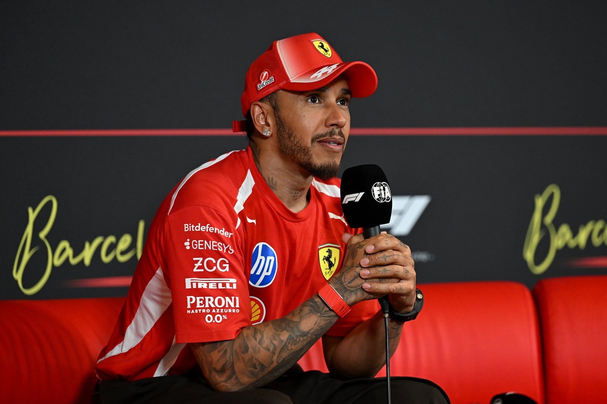 Lewis Hamilton: F1 Champion's Style Reign at Milan Fashion Week