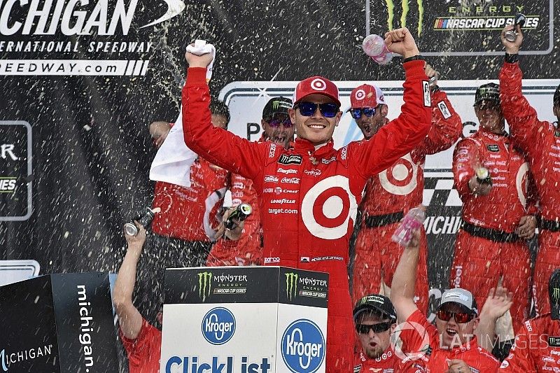 Kyle Larson, ganador de Xfinity en Michingan