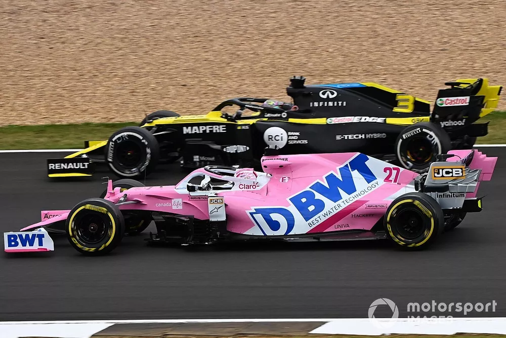 Nico Hulkenberg, Racing Point RP20, &agrave; c&ocirc;t&eacute; de Daniel Ricciardo, Renault F1 Team R.S.20