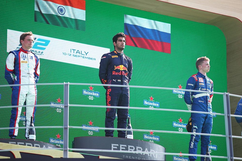 Podio: Ganador de la carrera Jehan Daruvala, Carlin, segundo lugar Bent Viscaal, Trident, tercer lugar Robert Shwartzman, Prema Racing