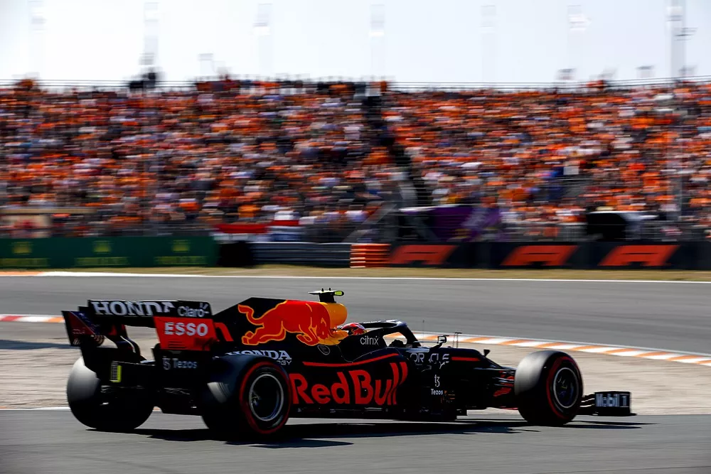 Sergio P&eacute;rez, Red Bull Racing RB16B