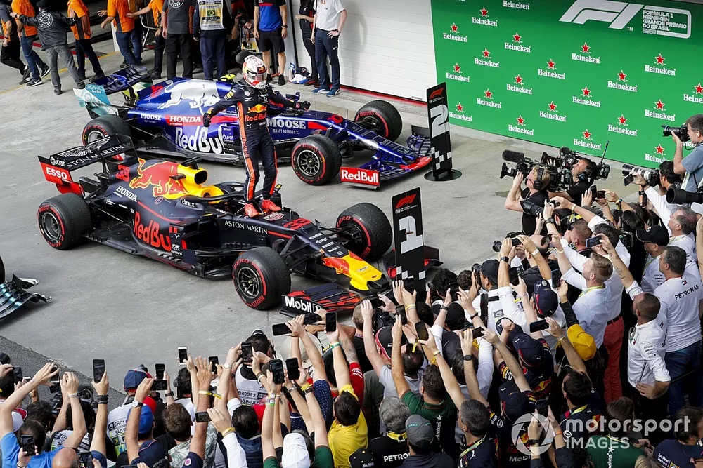 F1ブラジルGP決勝：F1史に残る乱戦。レッドブル・ホンダの