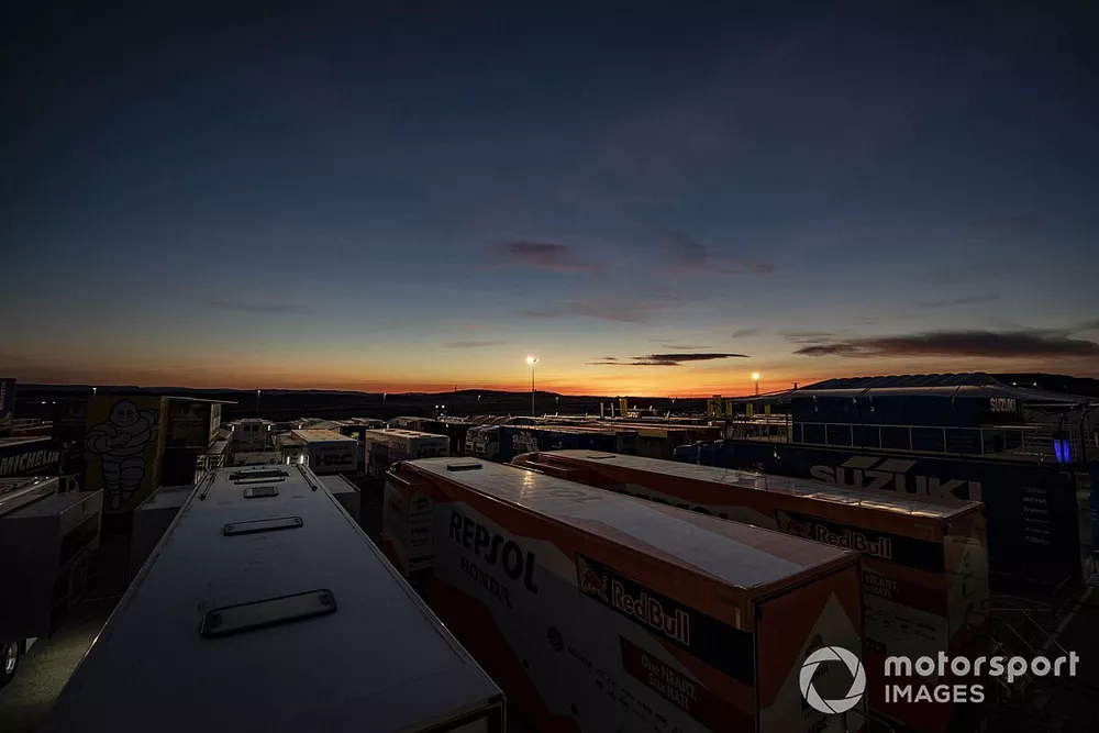 Atardecer en Motorland Arag&oacute;n
