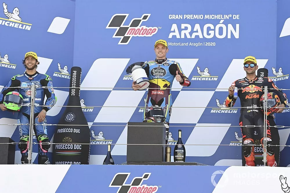 Le vainqueur Sam Lowes, Marc VDS Racing, le deuxi&egrave;me Enea Bastianini, Italtrans Racing Team, le troisi&egrave;me Jorge Martin, Red Bull KTM Ajo sur le podium
