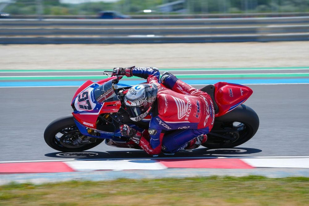 鈴鹿8耐 ホンダHRC 2022優勝チーム旗FLAG直筆サイン入り Team HRC with 日本郵便が鈴鹿8耐3連覇を目指す | Honda.Racing