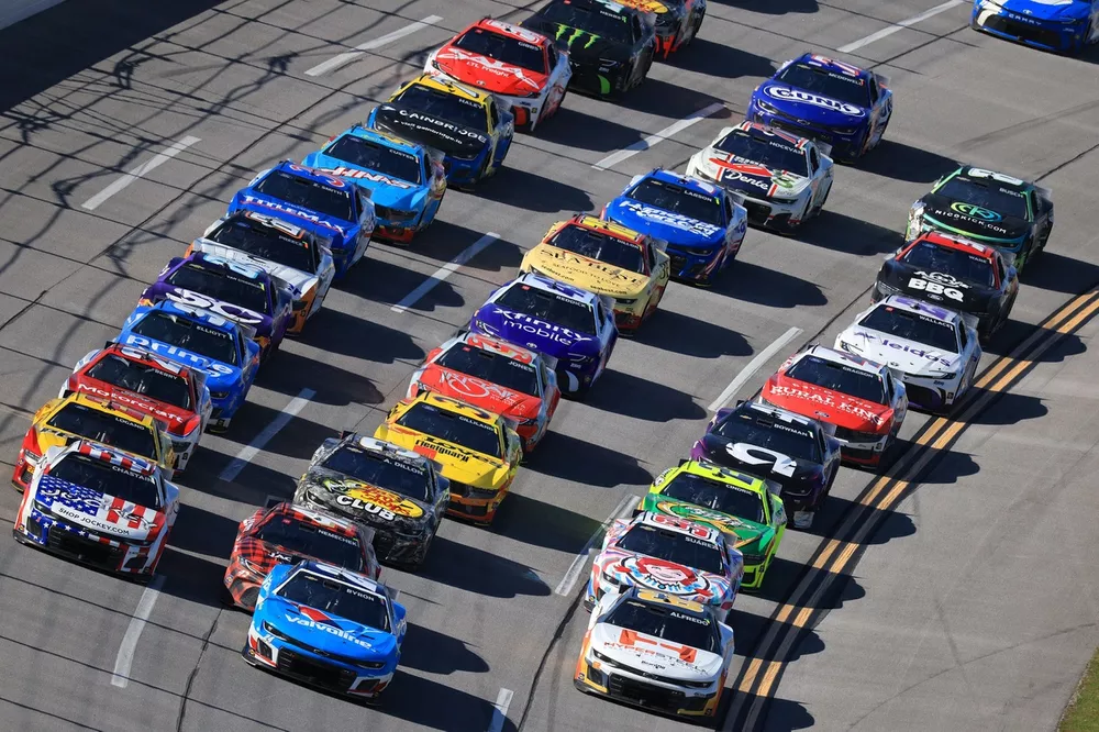 Acci&oacute;n de carrera en Talladega