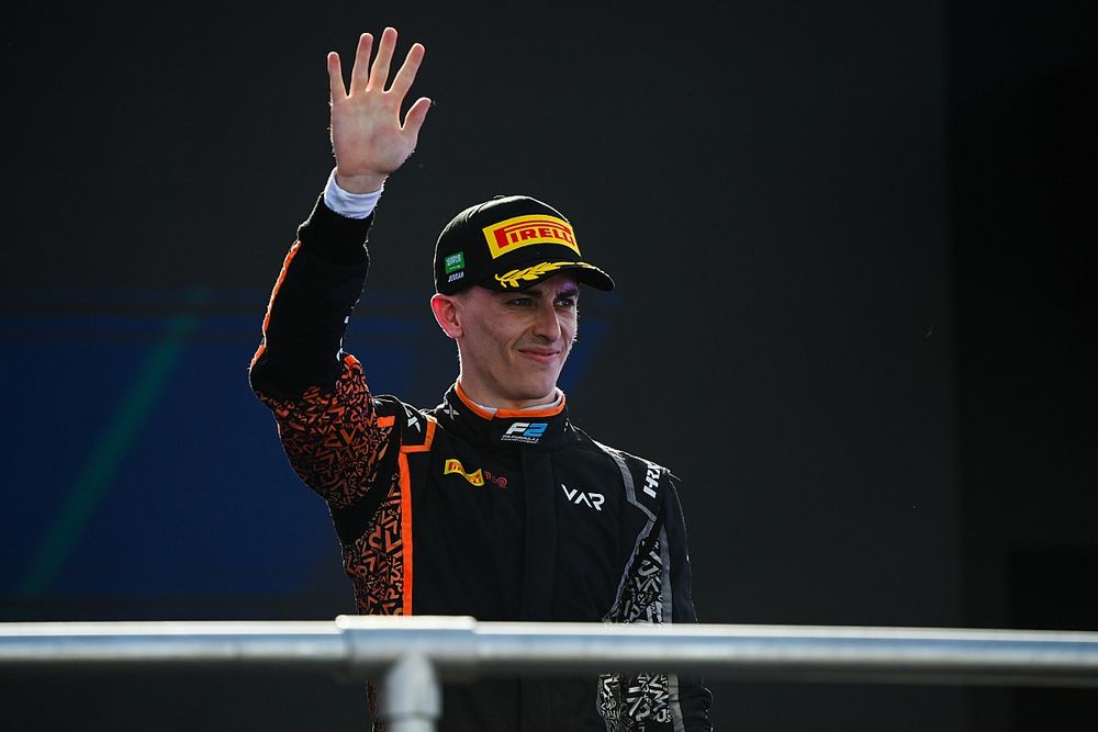 Podio: Jake Hughes, Van Amersfoort Racing