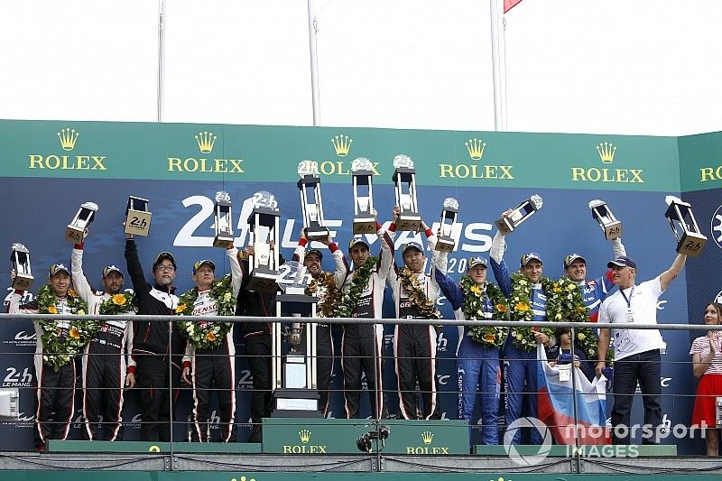 Podio: ganadores #8 Toyota Gazoo Racing Toyota TS050: Sébastien Buemi, Kazuki Nakajima, Fernando Alonso, segundos #7 Toyota Gazoo Racing Toyota TS050: Mike Conway, Kamui Kobayashi, Jose Maria Lopez, terceros #11 SMP Racing BR Engineering BR1: Mikhail Aleshin, Vitaly Petrov, Stoffel Vandoorne