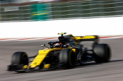 A Red Bull miatt nem hosszabbított a Renault Sainz-cal