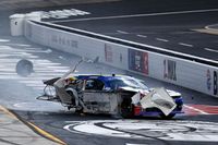 VIDEO: Un violento accidente obligó a detener la carrera de NASCAR Xfinity en Bristol