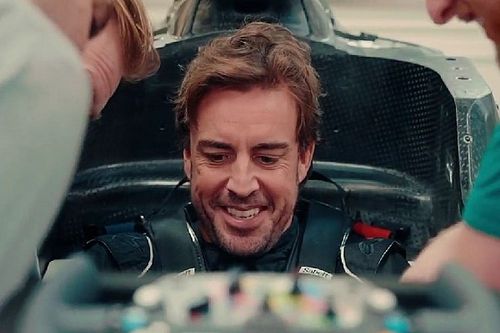 VIDEO: Alonso ya trabaja sin descanso en Aston Martin F1