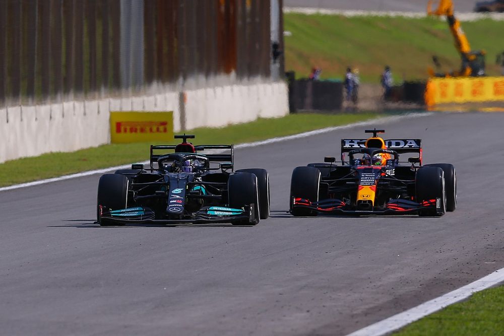 Lewis Hamilton, Mercedes W12, Max Verstappen, Red Bull Racing RB16B 