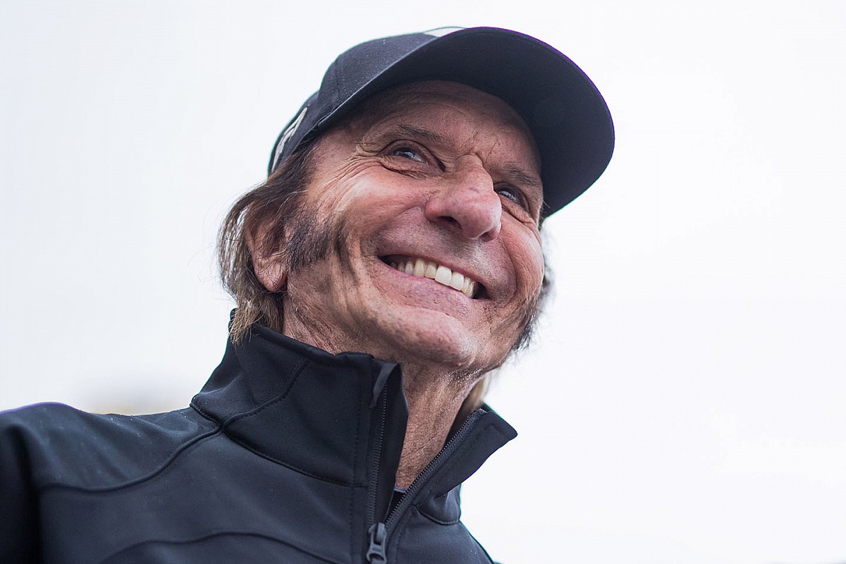 Emerson Fittipaldi: Teremos uma F1 bem melhor em 2 ou 3 anos