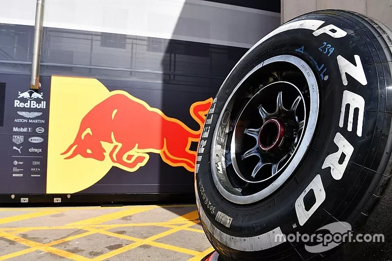 Un pneu Pirelli de Red Bull Racing