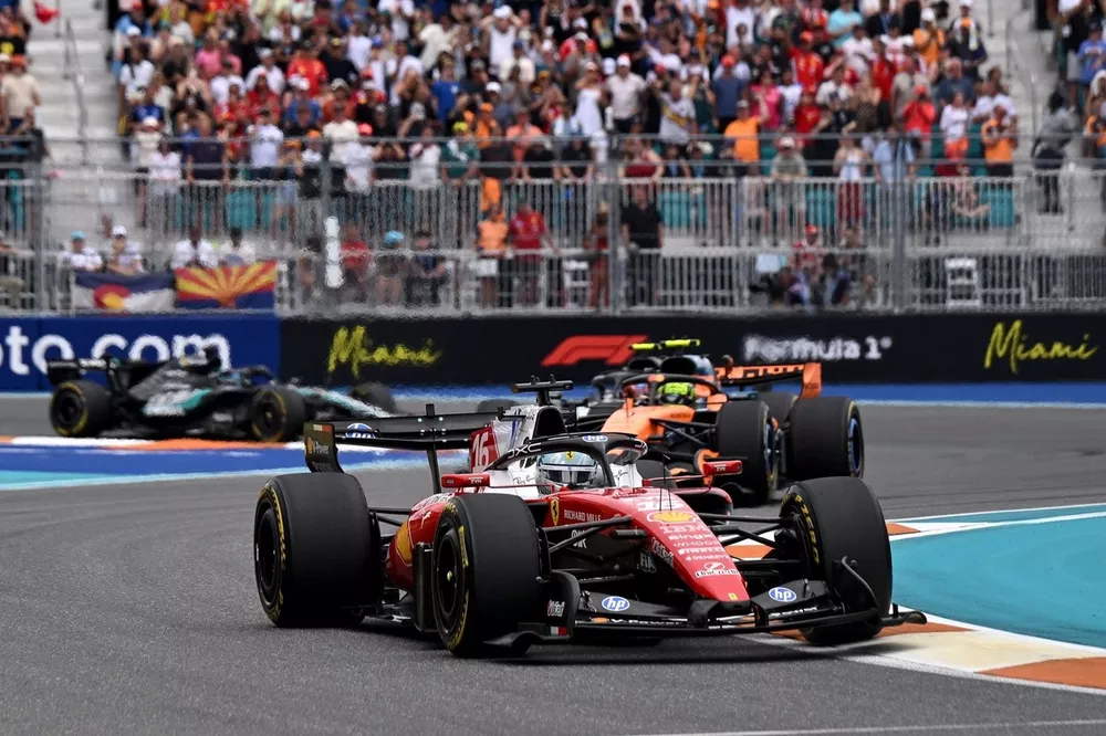 Norris: Ferrari "humillaría" a la F1 si solucionara su déficit de motor